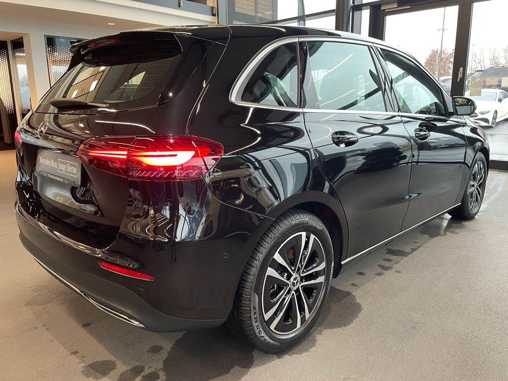 Mercedes-Benz B 200 2024