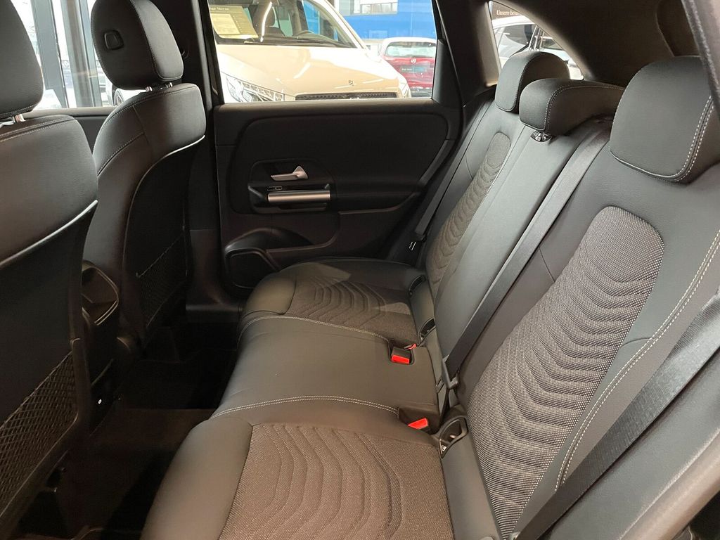 Mercedes-Benz B 200 2024