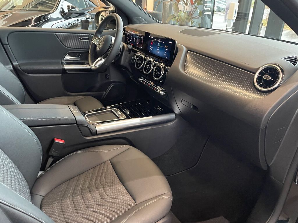 Mercedes-Benz B 200 2024