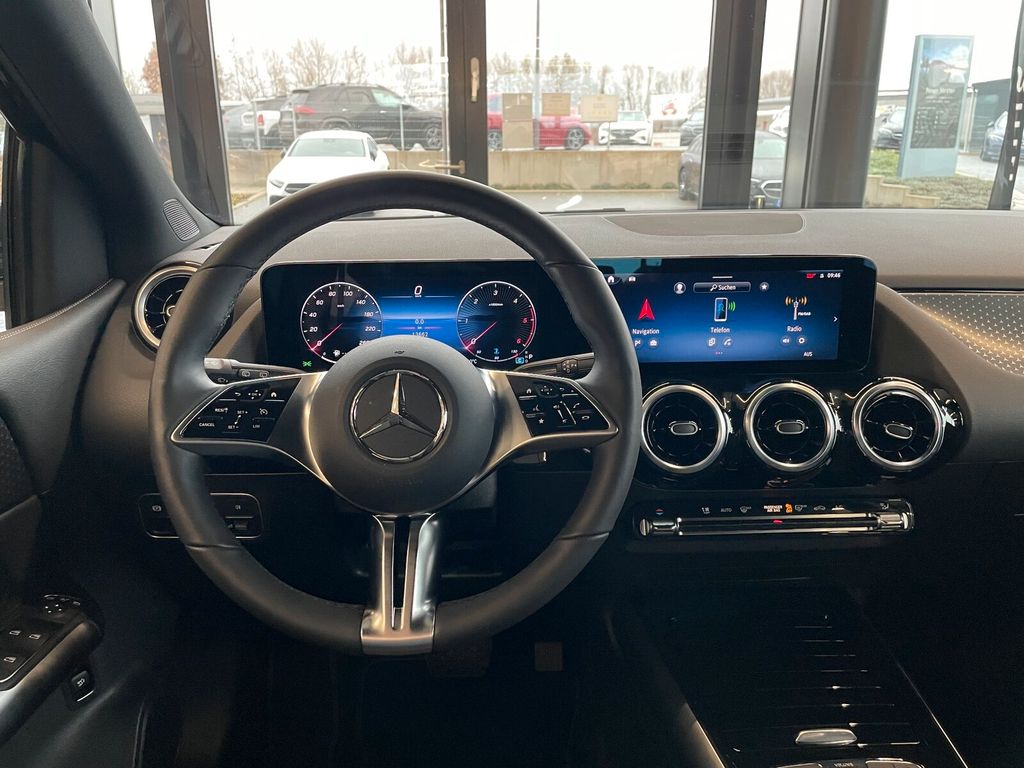 Mercedes-Benz B 200 2024