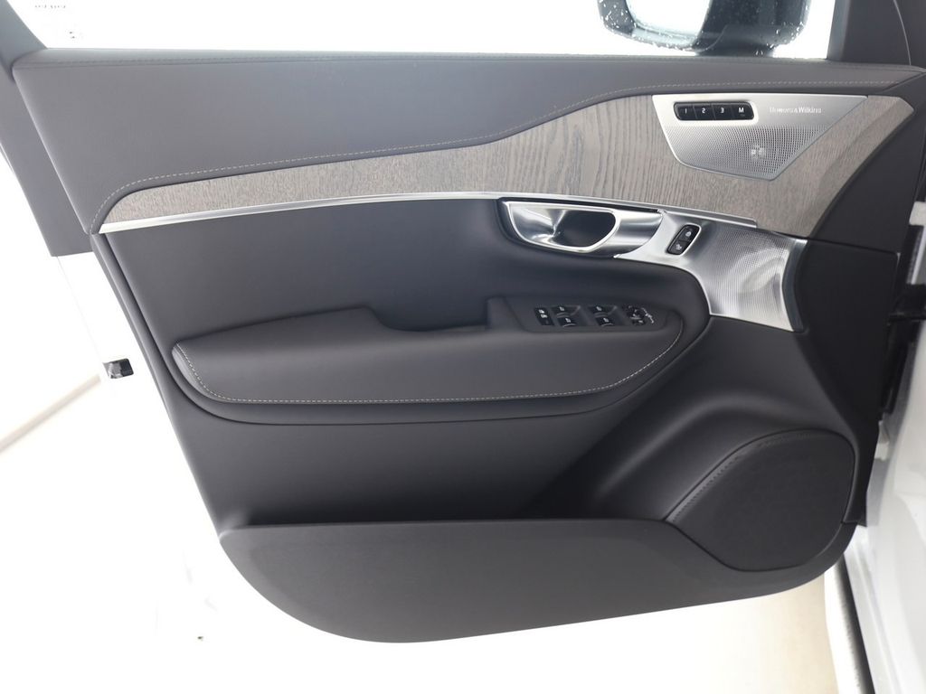 Volvo XC90 2025
