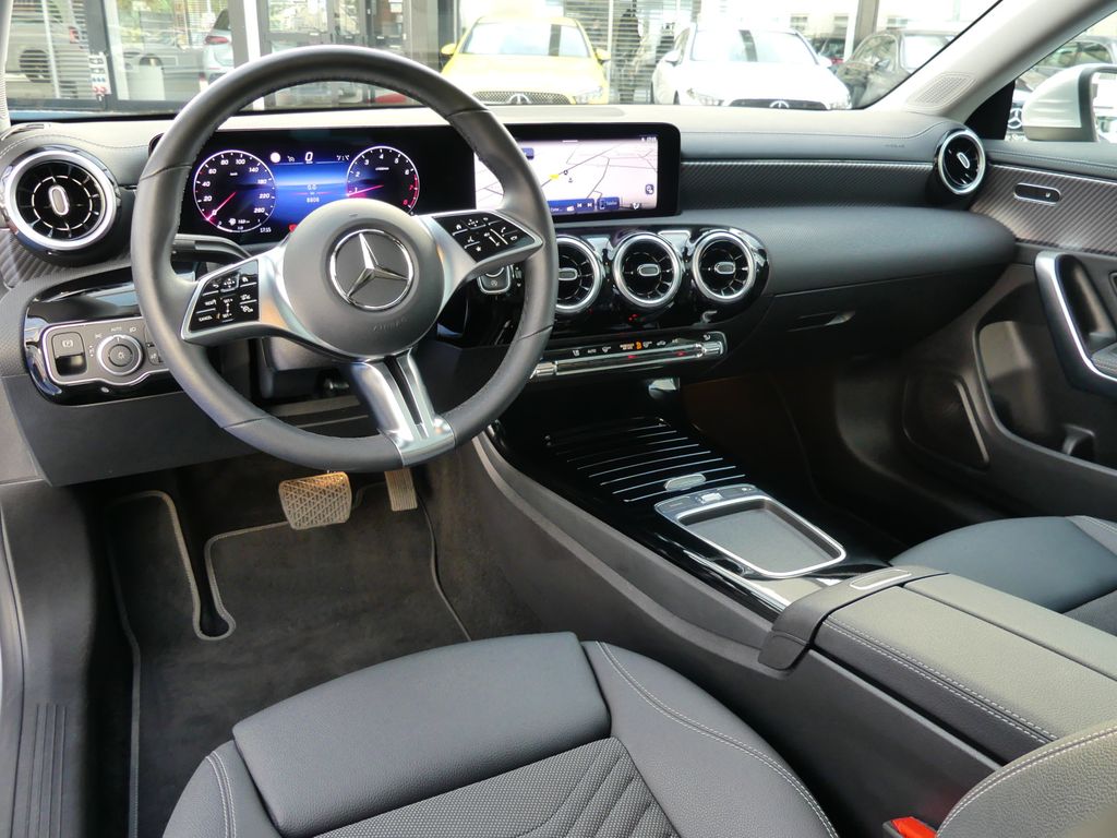 Mercedes-Benz CLA 180 2024