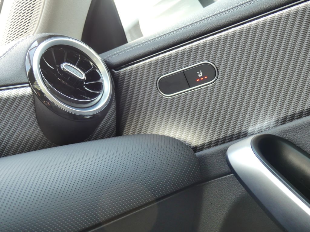 Mercedes-Benz CLA 180 2024