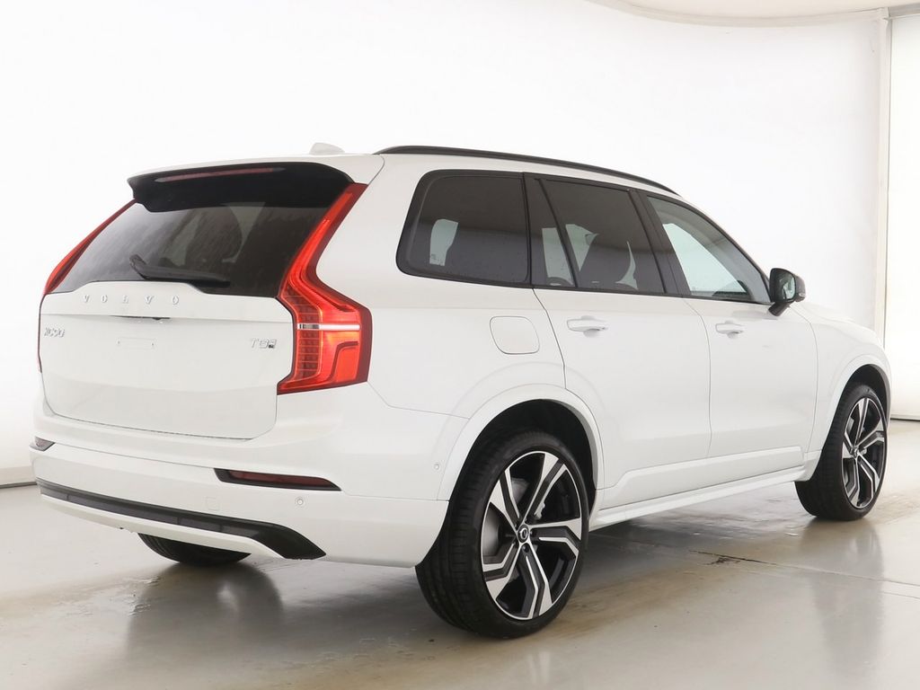 Volvo XC90 2025