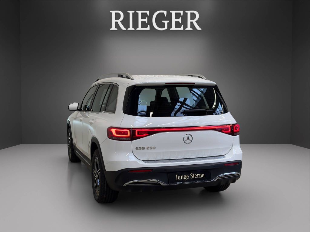 Mercedes-Benz EQB 2023