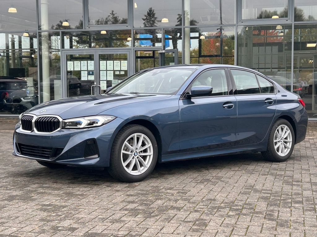 BMW 318 2024