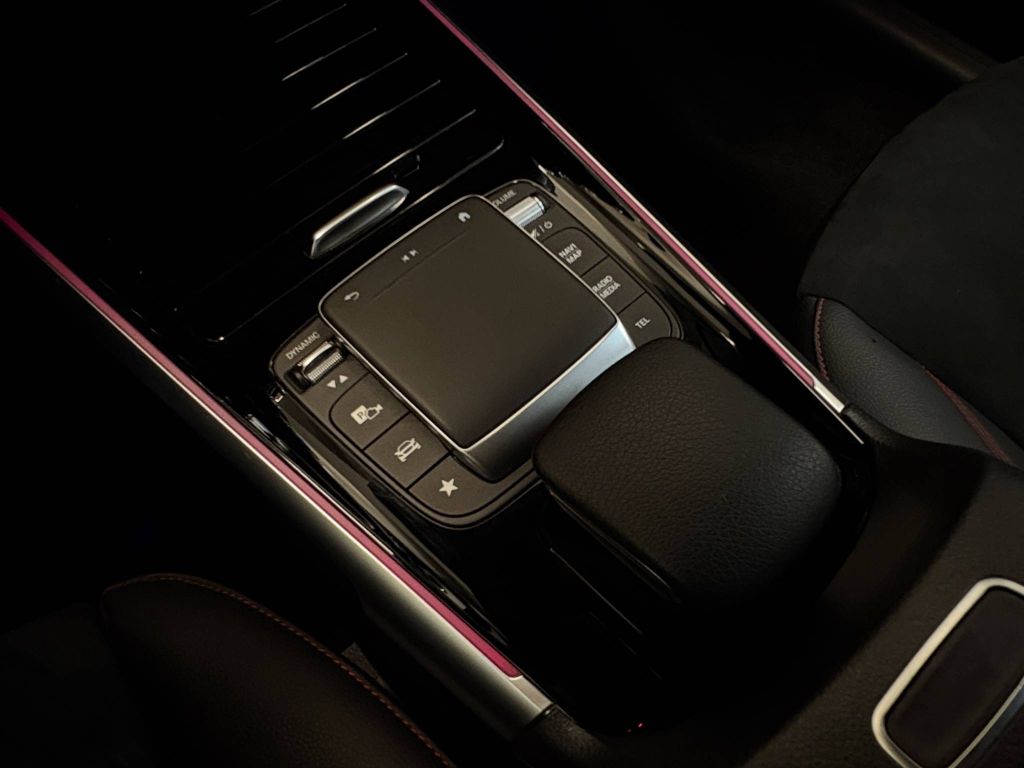 Mercedes-Benz EQB 2023