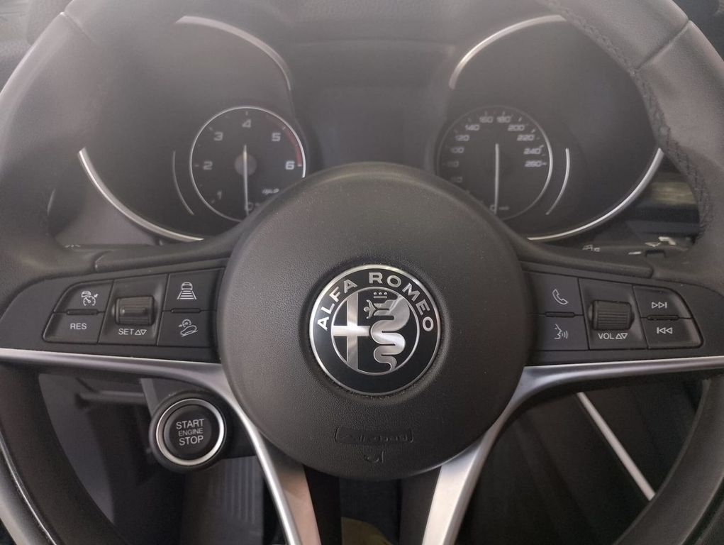 Alfa Romeo Stelvio 2019