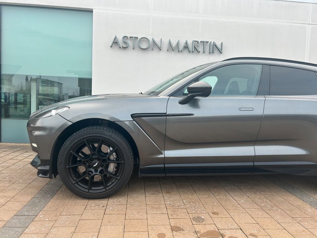 Aston Martin DBX 2024