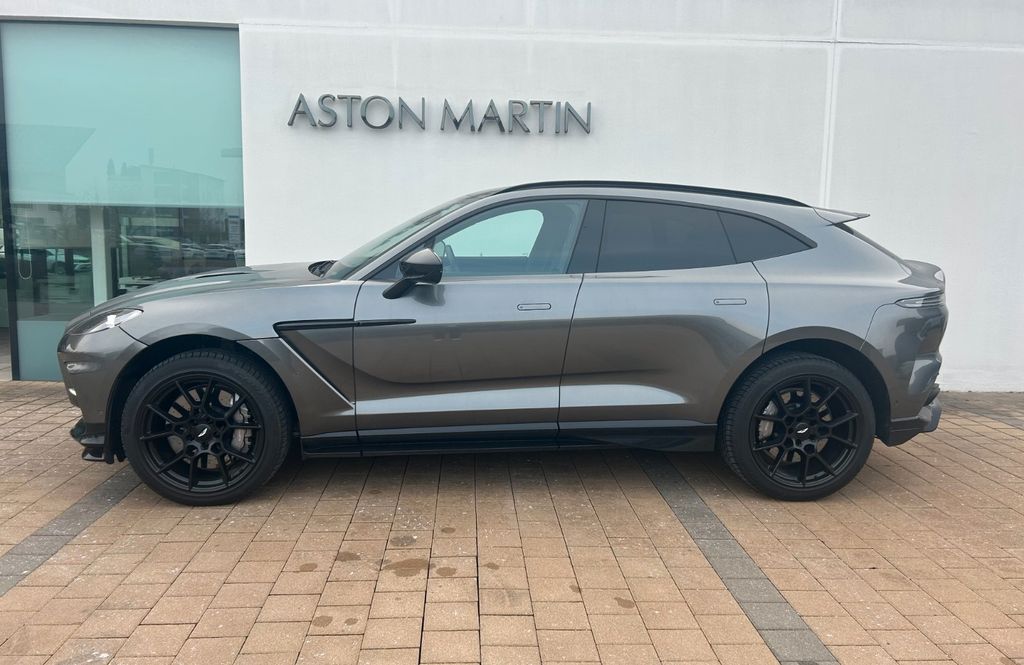 Aston Martin DBX 2024