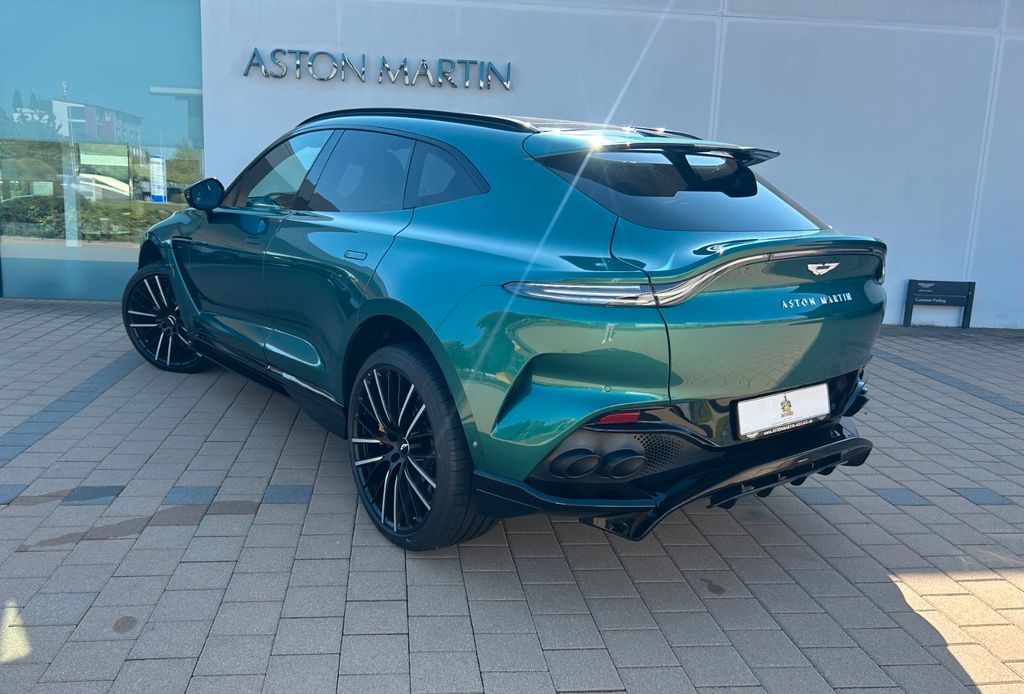 Aston Martin DBX 2025