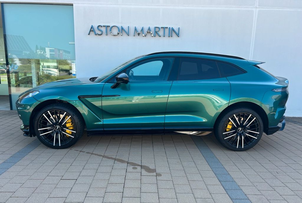 Aston Martin DBX 2025