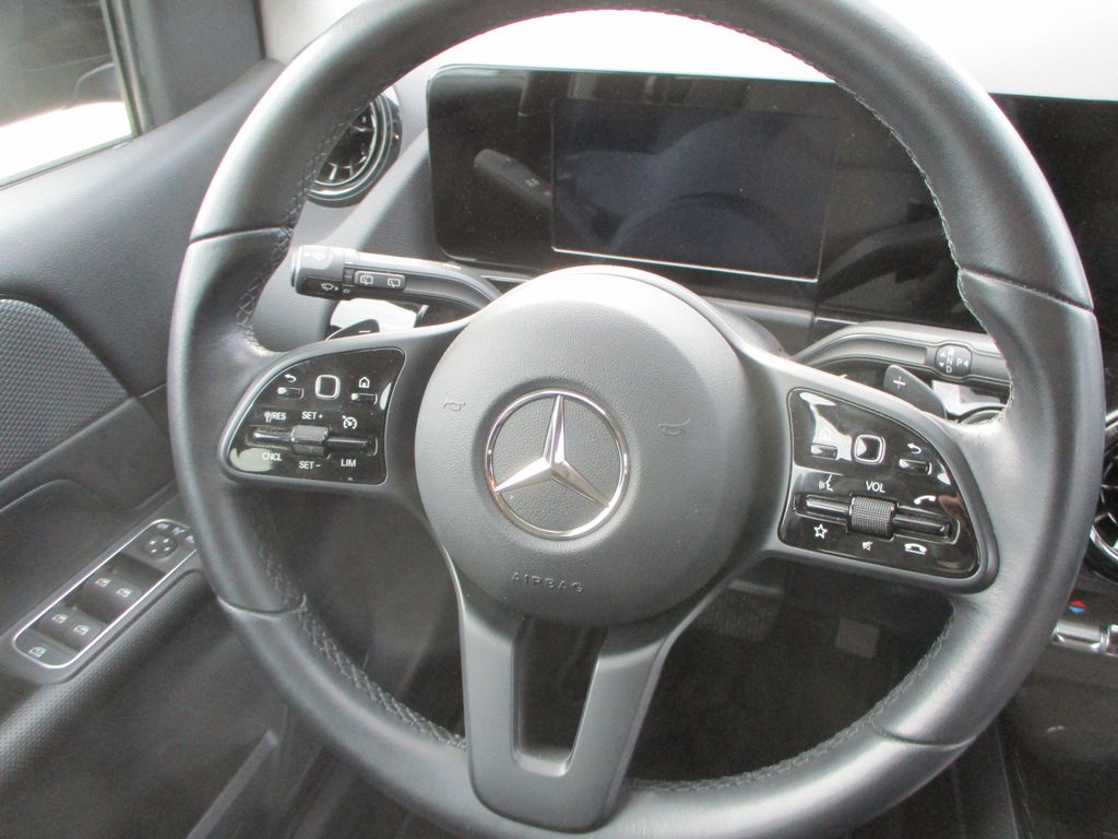 Mercedes-Benz B 180 2022