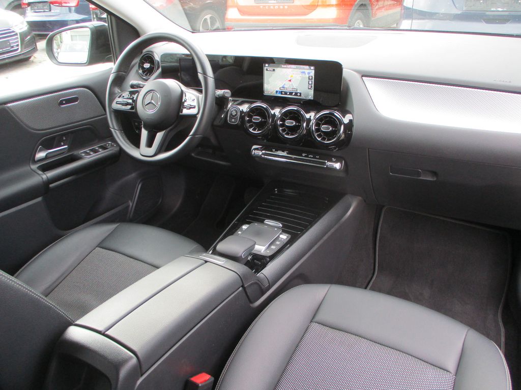 Mercedes-Benz B 180 2022