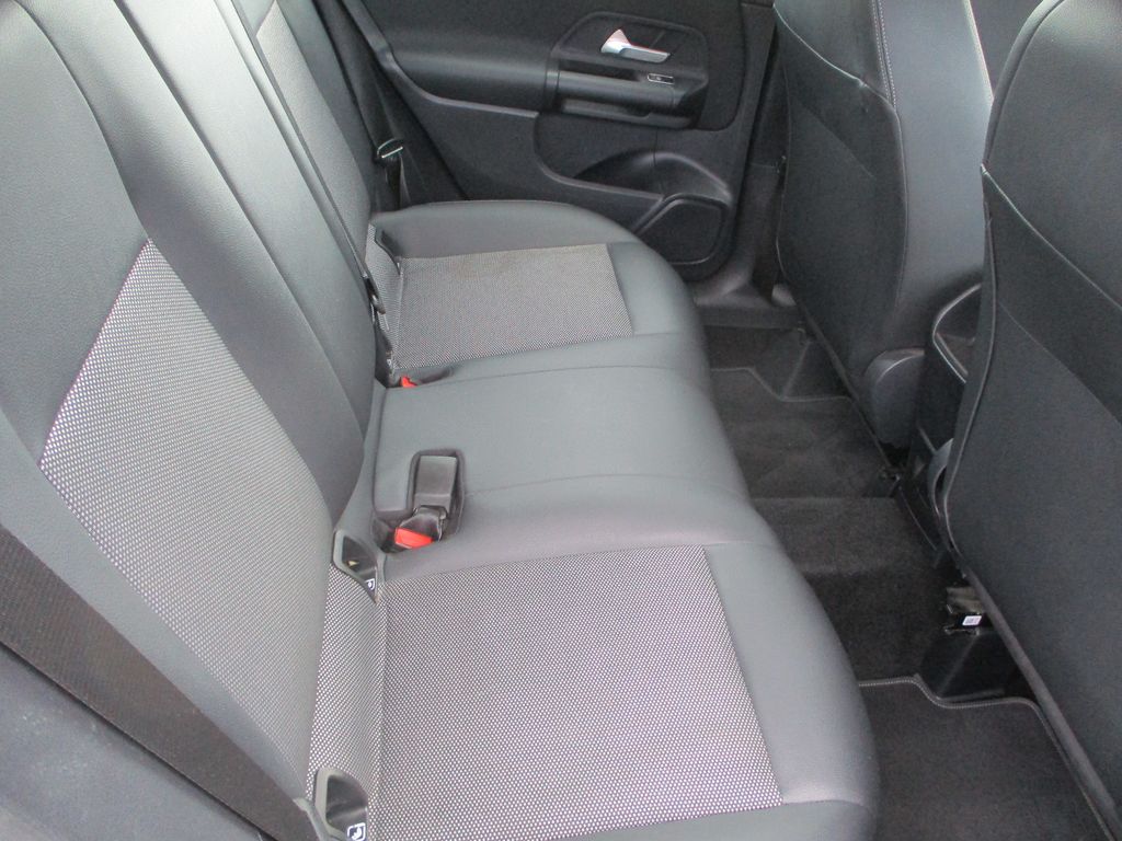 Mercedes-Benz B 180 2022