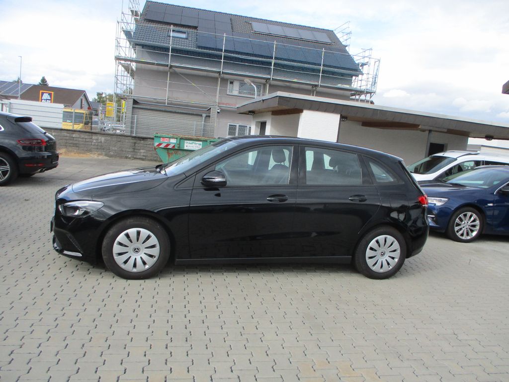 Mercedes-Benz B 180 2022