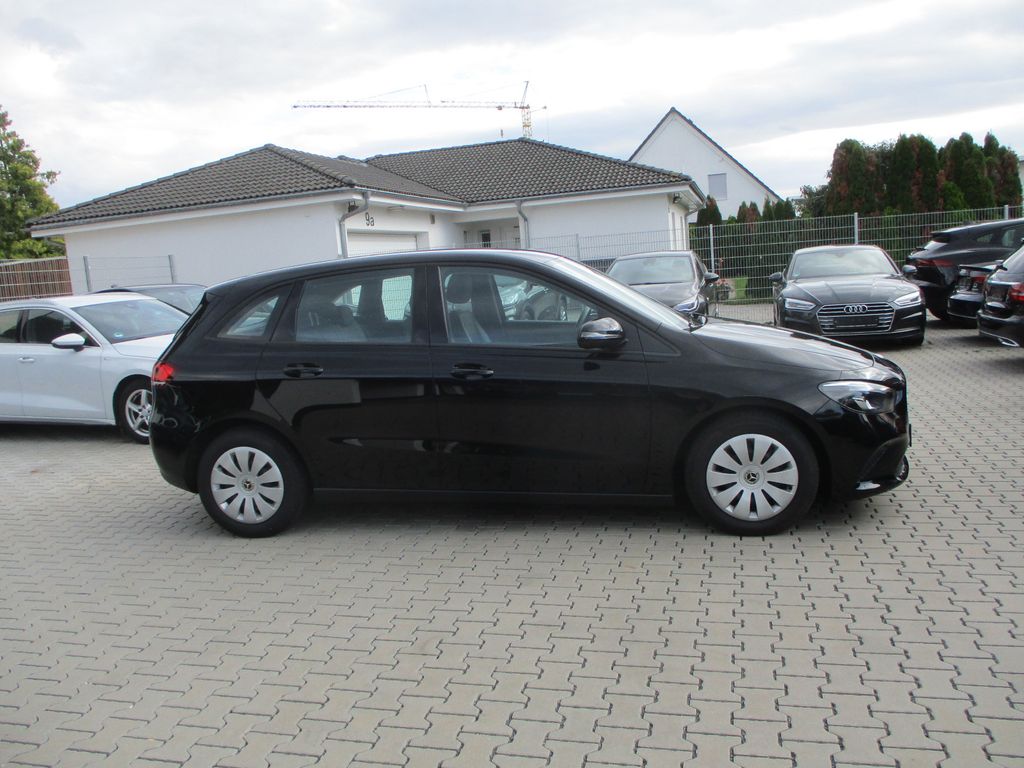 Mercedes-Benz B 180 2022