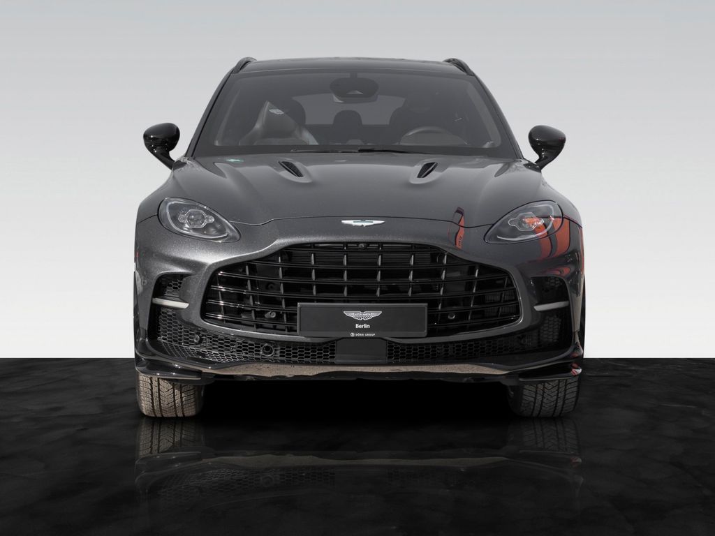 Aston Martin DBX 2025