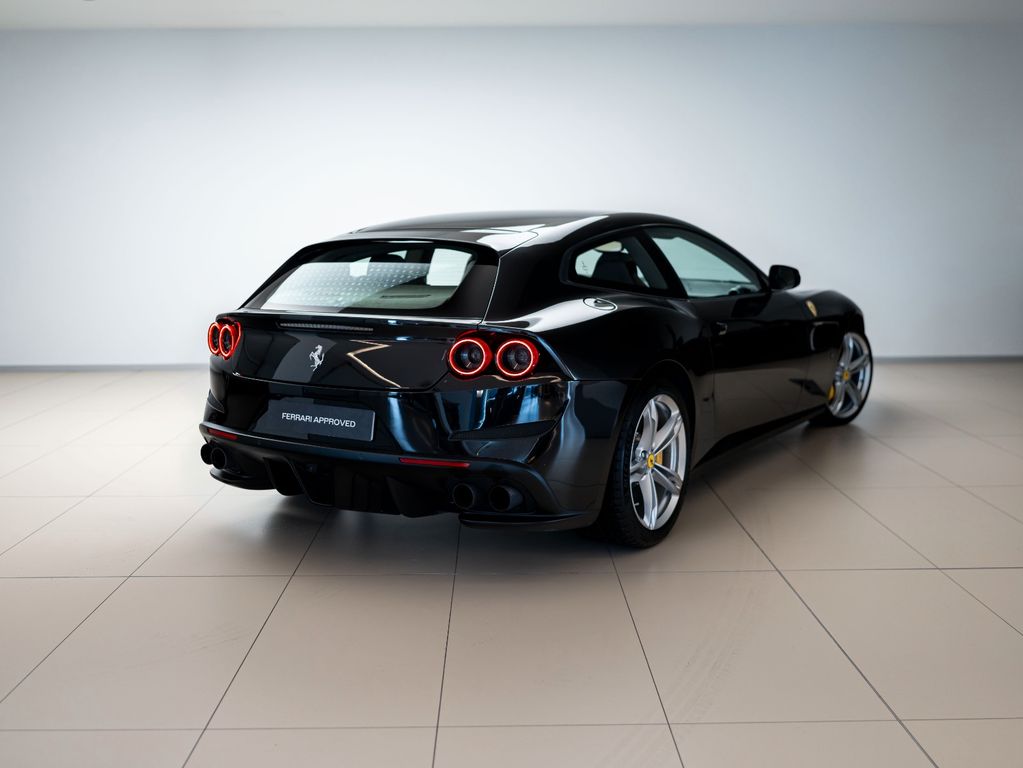 Ferrari GTC4Lusso 2017