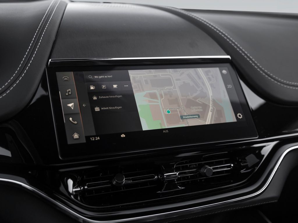 Aston Martin DBX 2025