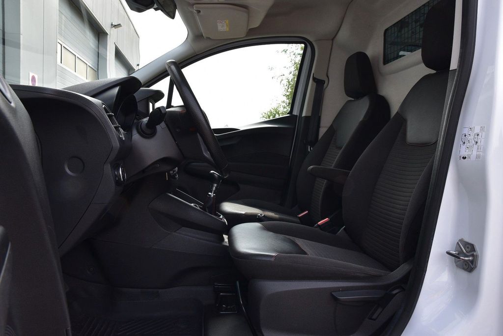 Ford Transit Courier 2020