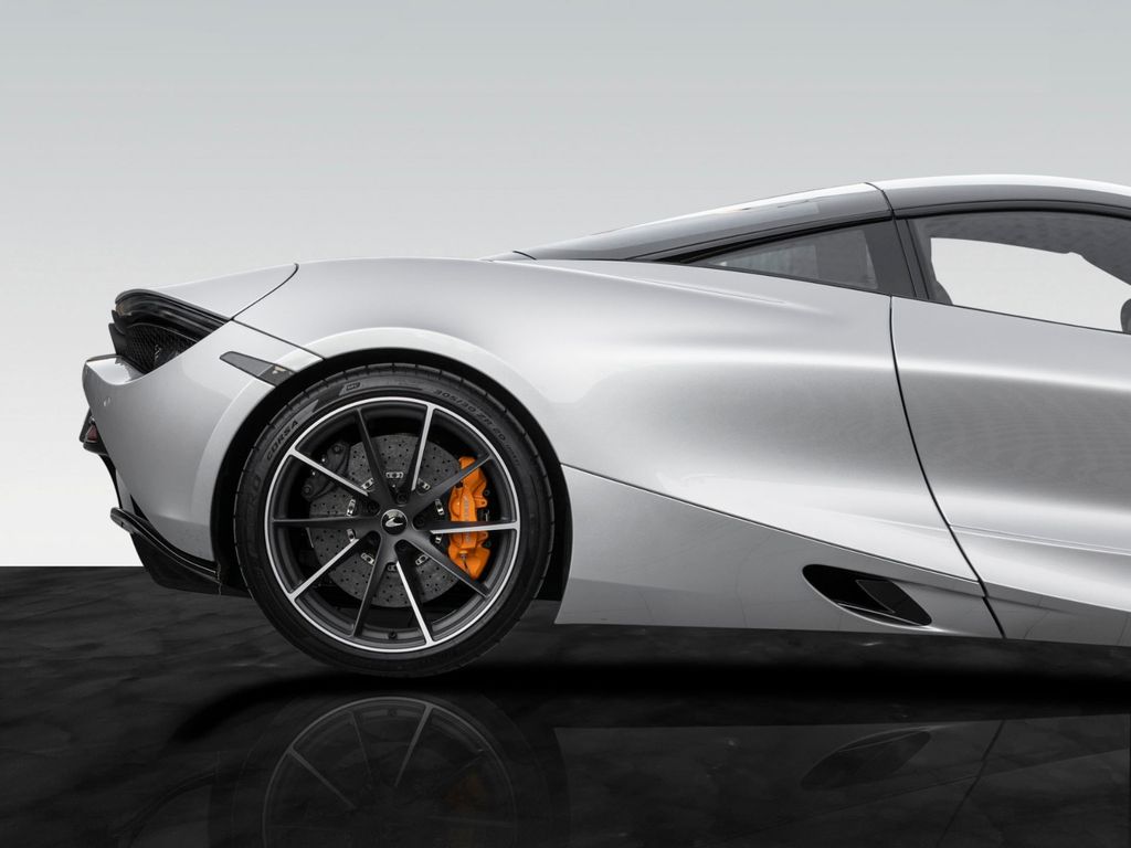 McLaren 720S 2022
