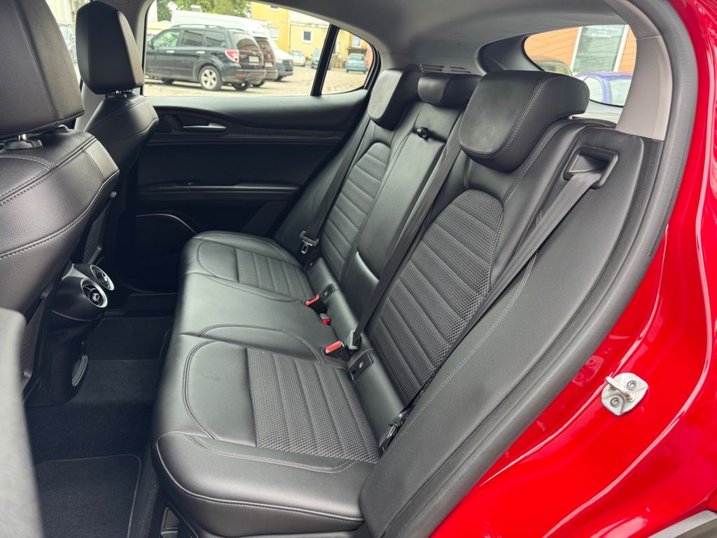 Alfa Romeo Stelvio 2021