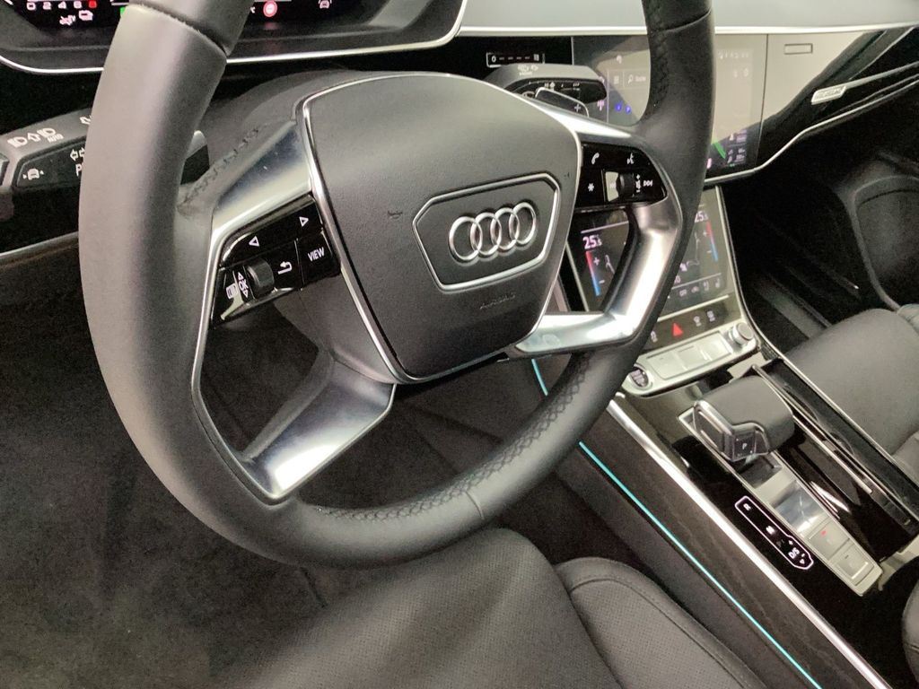 Audi A8 2025