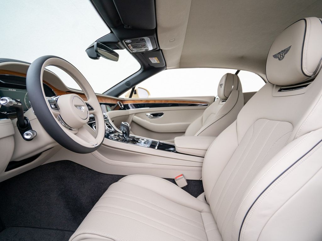 Bentley Continental GTC 2024