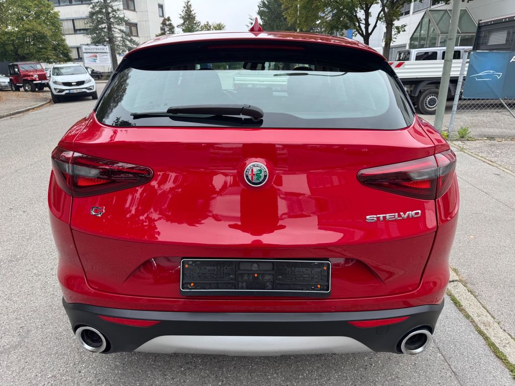 Alfa Romeo Stelvio 2021