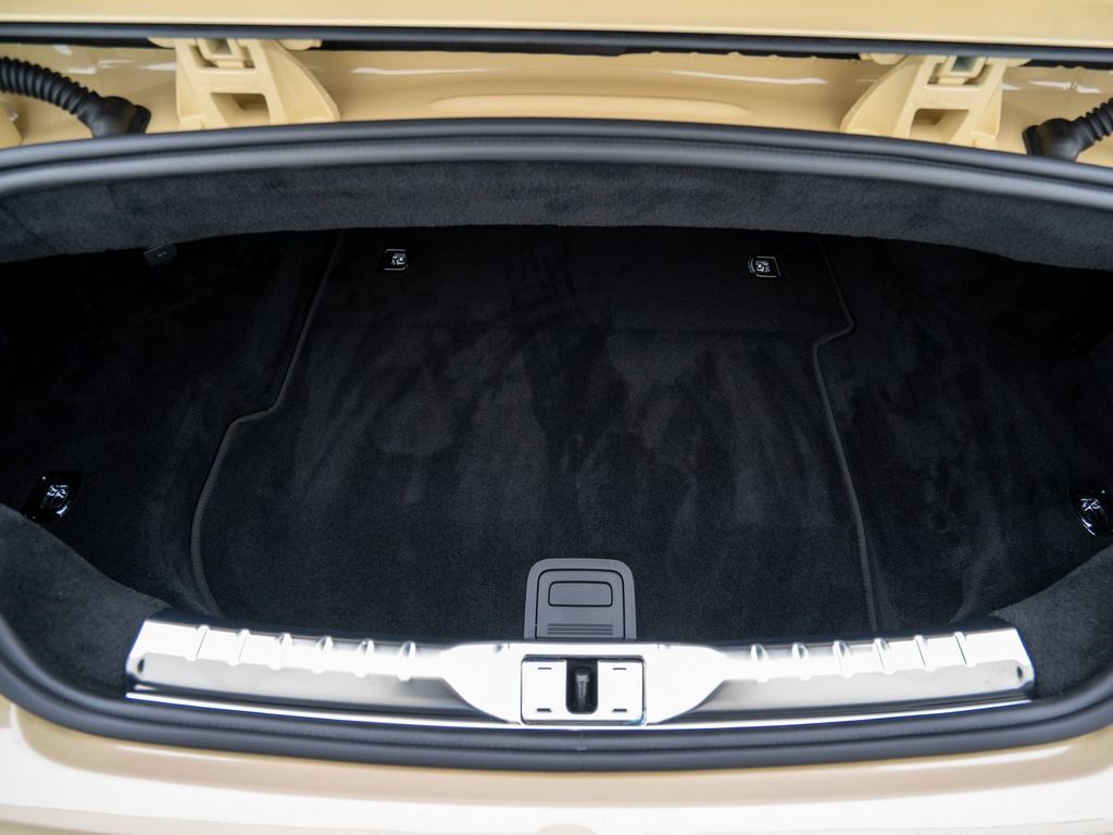 Bentley Continental GTC 2024