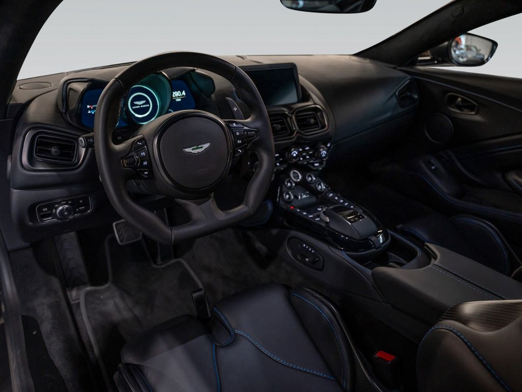 Aston Martin V12 Vantage 2022