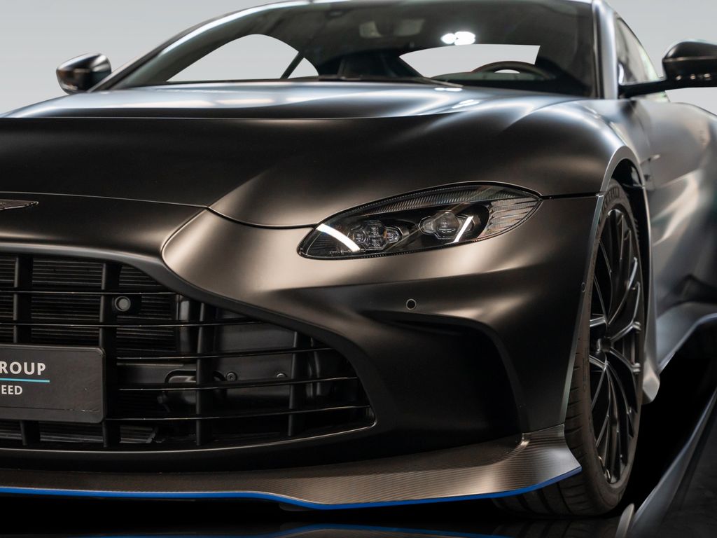 Aston Martin V12 Vantage 2022