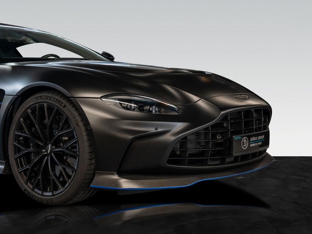 Aston Martin V12 Vantage 2022