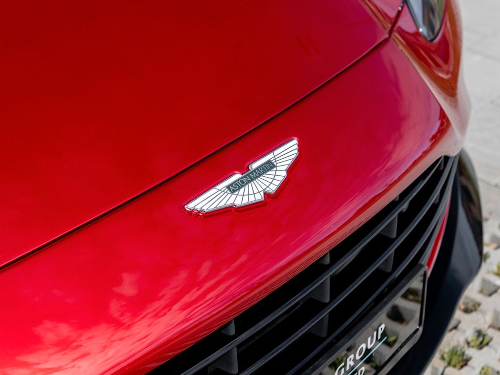 Aston Martin V12 Vantage 2023