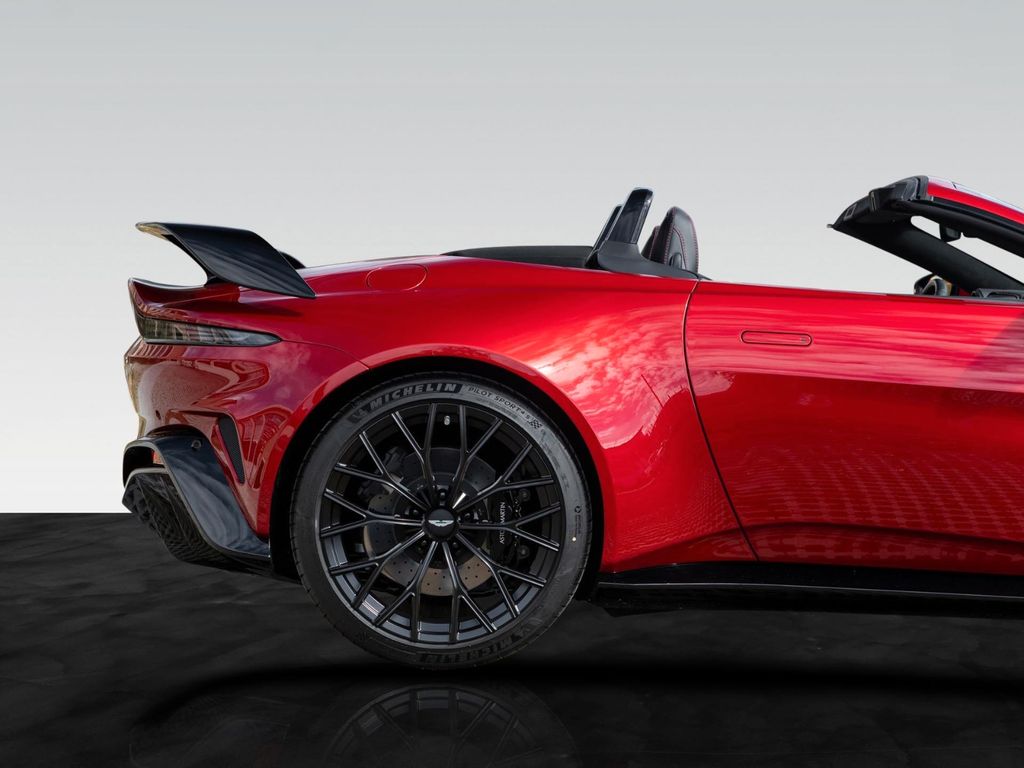 Aston Martin V12 Vantage 2023