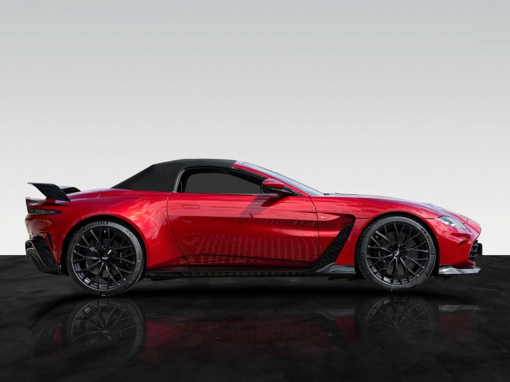 Aston Martin V12 Vantage 2023