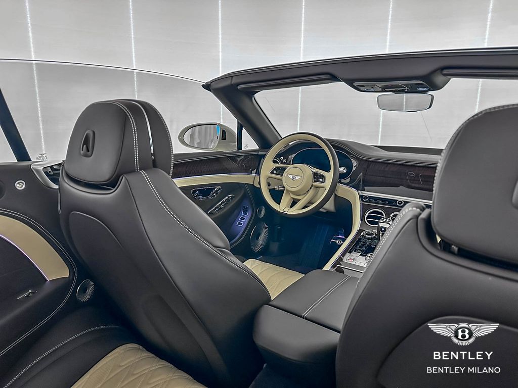 Bentley Continental GTC 2025
