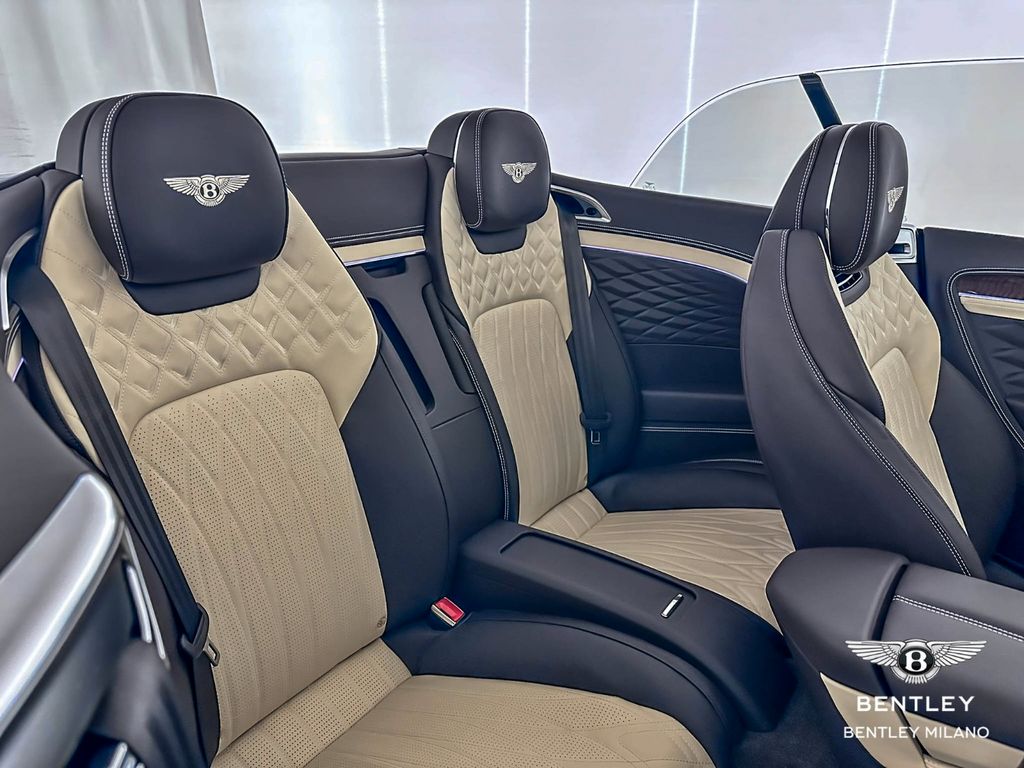 Bentley Continental GTC 2025