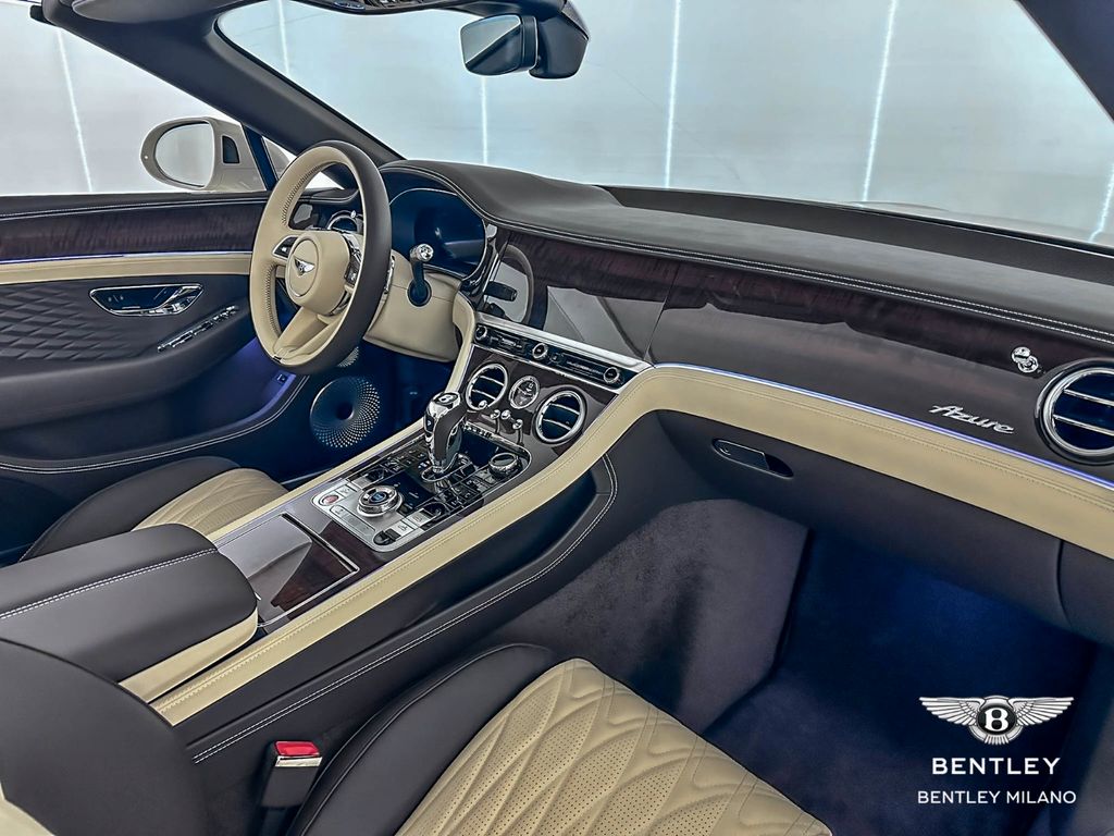 Bentley Continental GTC 2025