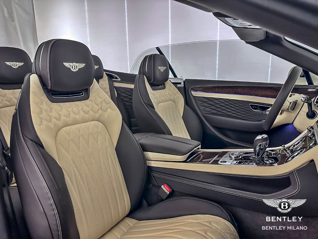 Bentley Continental GTC 2025