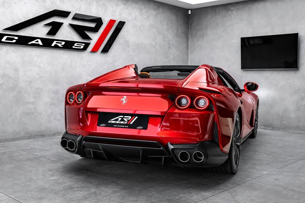 Ferrari 812 2023