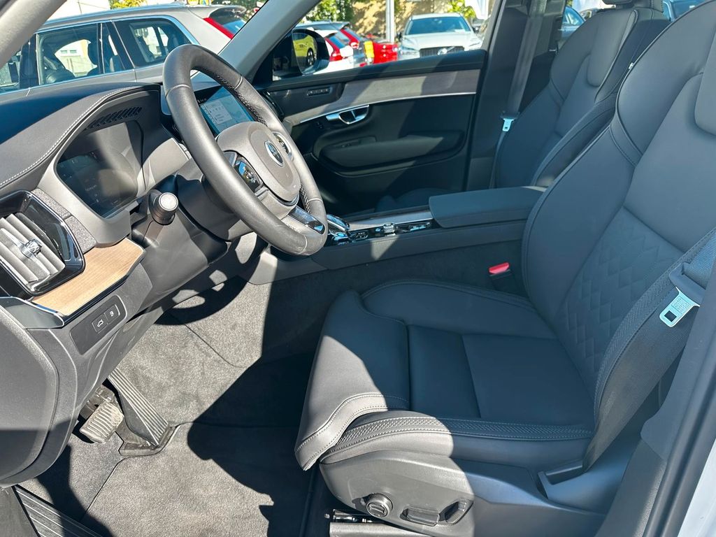 Volvo XC90 2025