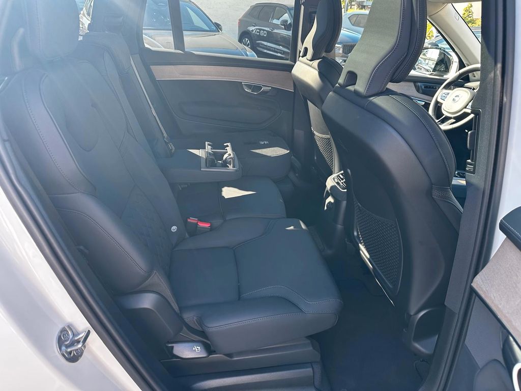 Volvo XC90 2025