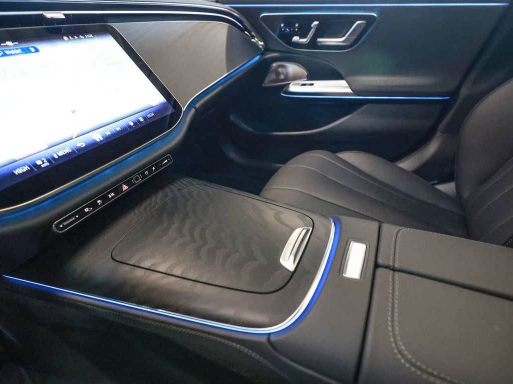 Mercedes-Benz E 300 2025