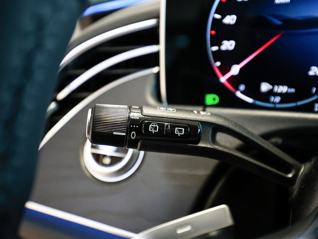 Mercedes-Benz E 300 2025