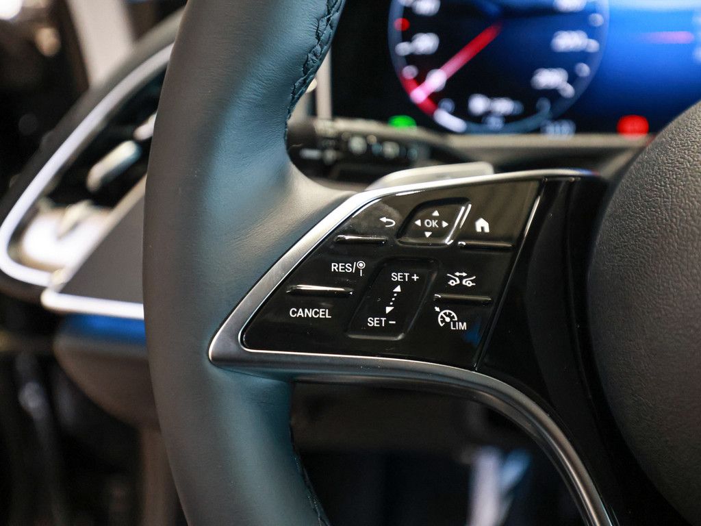 Mercedes-Benz E 300 2025