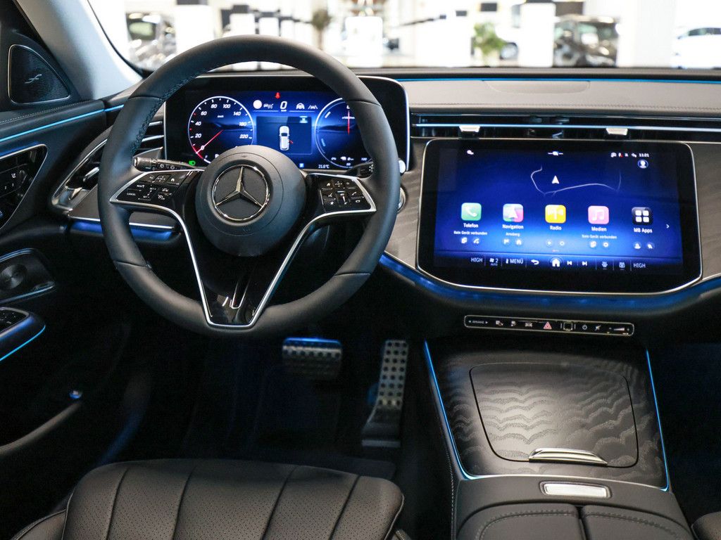 Mercedes-Benz E 300 2025