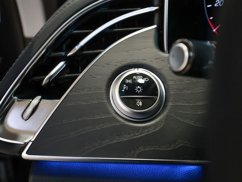 Mercedes-Benz E 300 2025