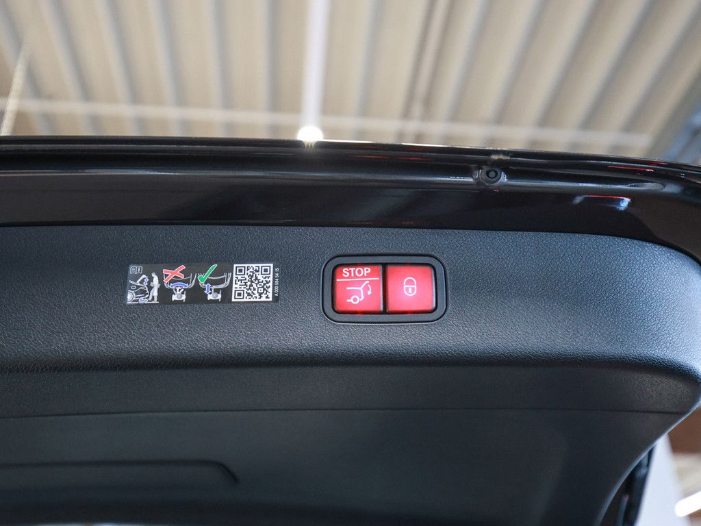 Mercedes-Benz E 300 2025